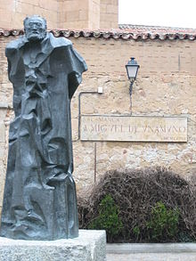 تمثال لـ ميجيل دي
