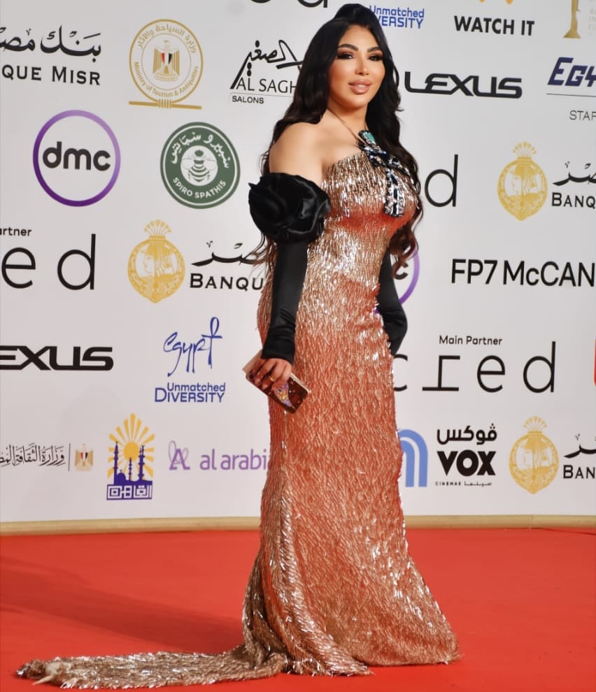 الفنانة غادة إبراهيم