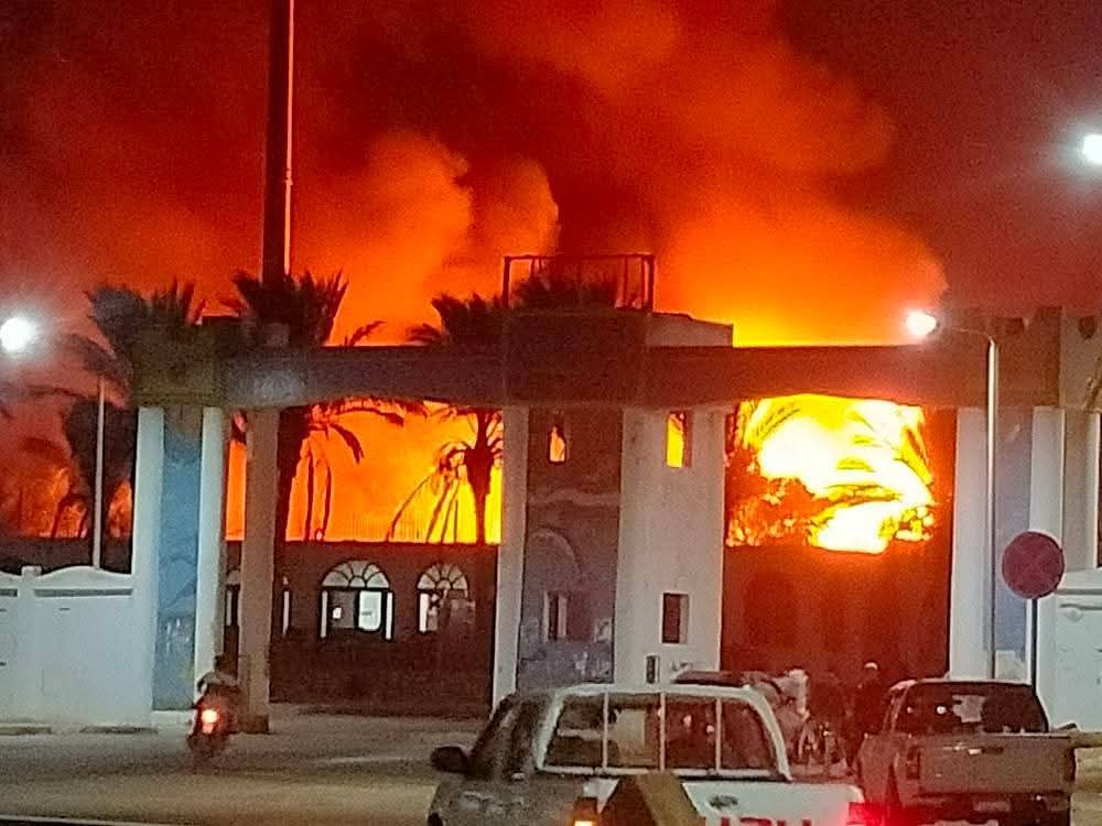 حريق مدينة دهب بمحافظة جنوب سيناء&nbsp;