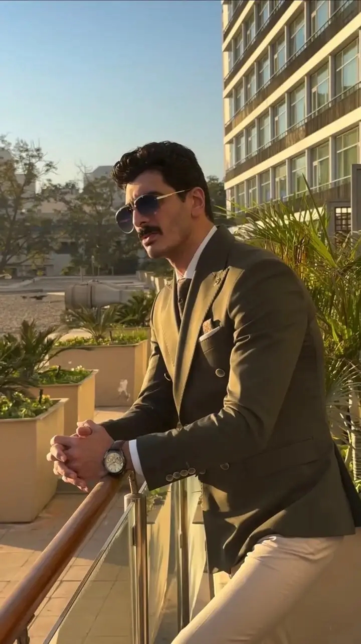 البلوجر شاكر&nbsp;