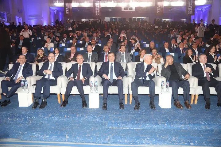 وزير الزراعة يشهد حفل تخرج الدفعة الـ 12 لأكاديمية السويدي للتعليم الفني