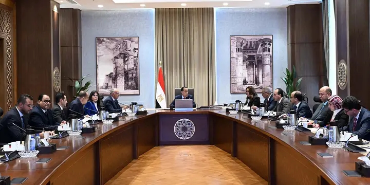 رئيس الوزراء يتابع الموقف التنفيذي لجهود مواجهة التعديات وحماية مجرى نهر النيل