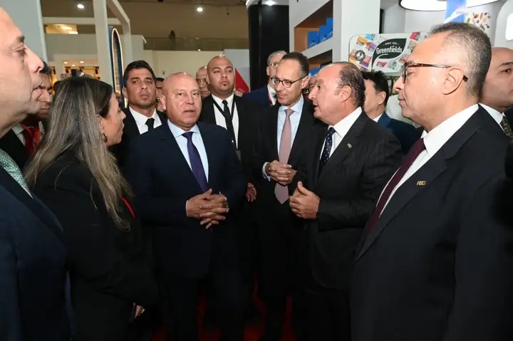 وزير الصناعة والنقل&nbsp;