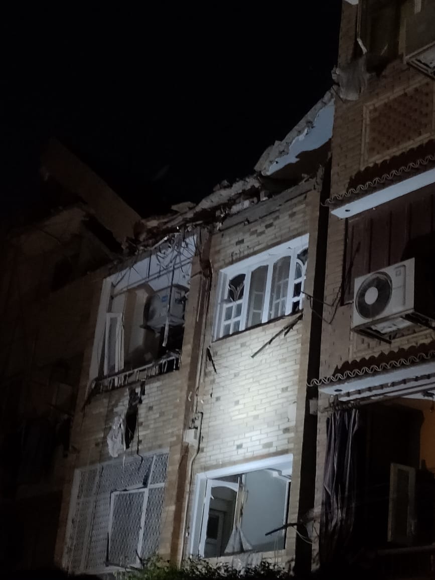 انفجار إسطوانة غاز وراء انهيار عقار بإمبابة بجوار مطعم كبدة البرنس