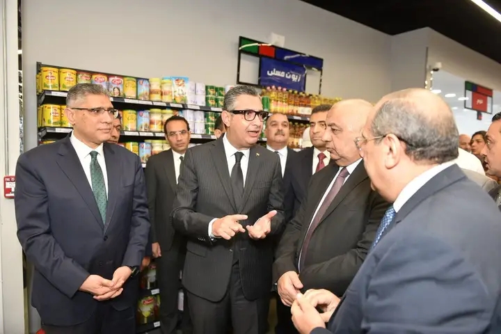 وزير التموين ومحافظ الجيزة ورئيس مدينة الإنتاج الإعلامي يفتتحون الفرع الرابع لمنافذ «كاري أون» بمقر المدينة