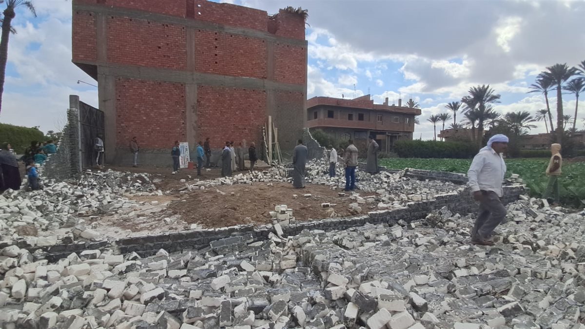 إدريس: يقف على تنفيذ إزالات البناء المخالف بالأراضي الزراعية بقرى مركز أبو النمرس