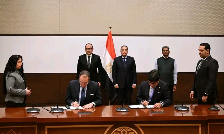 رئيس الوزراء يشهد توقيع عقد تشغيل فندق الكونتيننتال التاريخي وسط القاهرة بعلامة 