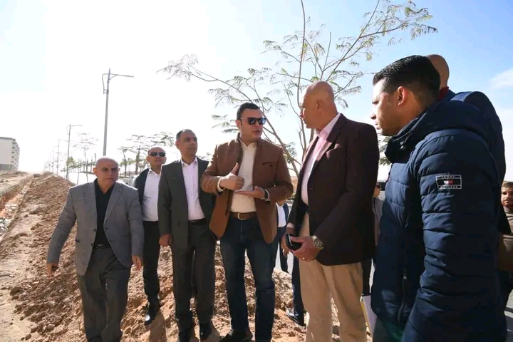 وزير الإسكان يتفقد مشروعي الموقف الإقليمي ومبنى المجمع الشرطي بمدينة حدائق العاصمة