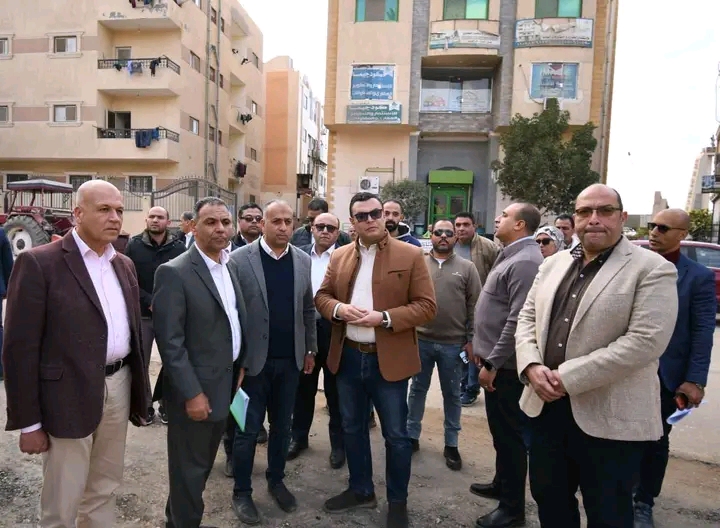 وزير الإسكان: يلتقى عددًا من الأهالي حاجزي قطع أراضي بمدينة بدر ويستمع إلى لمطالبهم&nbsp;