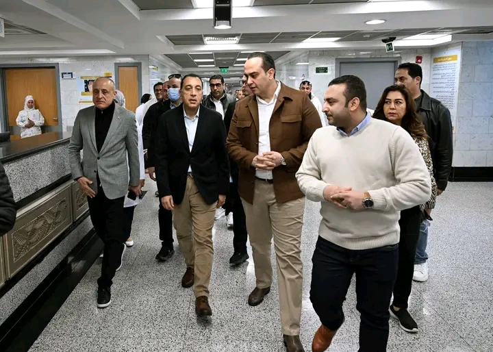 رئيس الوزراء يتفقد الأقسام المختلفة بمستشفى الكرنك الدوليّ