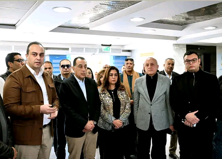 رئيس الوزراء يتفقد الأقسام المختلفة بمستشفى الكرنك الدوليّ