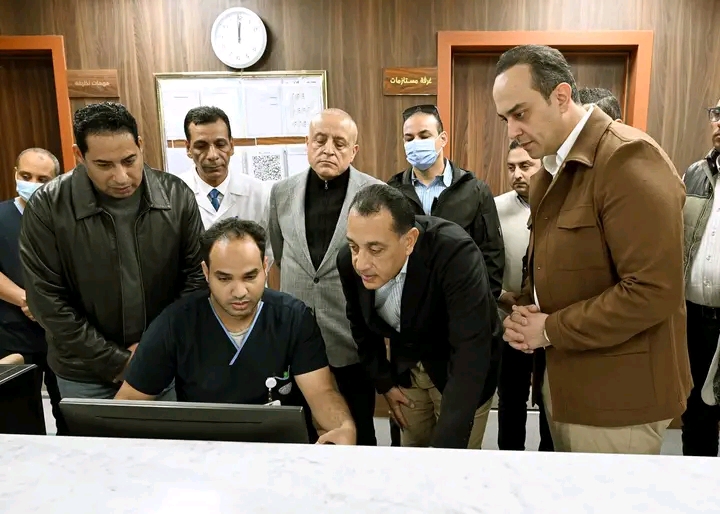 رئيس الوزراء يتفقد مجمع الأقصر الطبي الدولي 