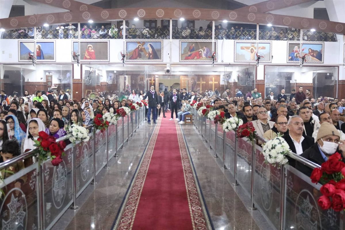 محافظ السويس.. وقائد الجيش .. وقيادات المحافظة يهنئون الأخوة الأقباط بعيد الميلاد المجيد