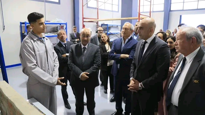 وزير التربية والتعليم يفتتح مدرسة 