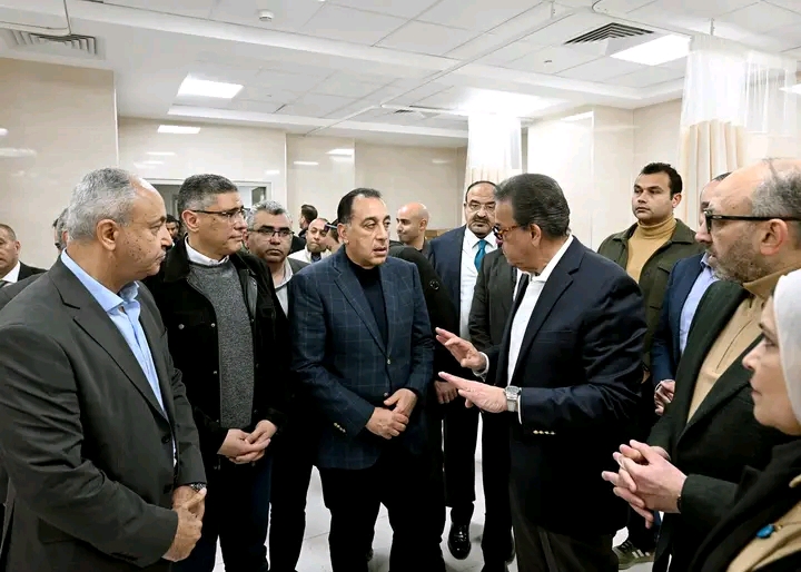 رئيس الوزراء يتفقد الأعمال النهائية لمشروع مستشفى بولاق الدكرور العام بالجيزة