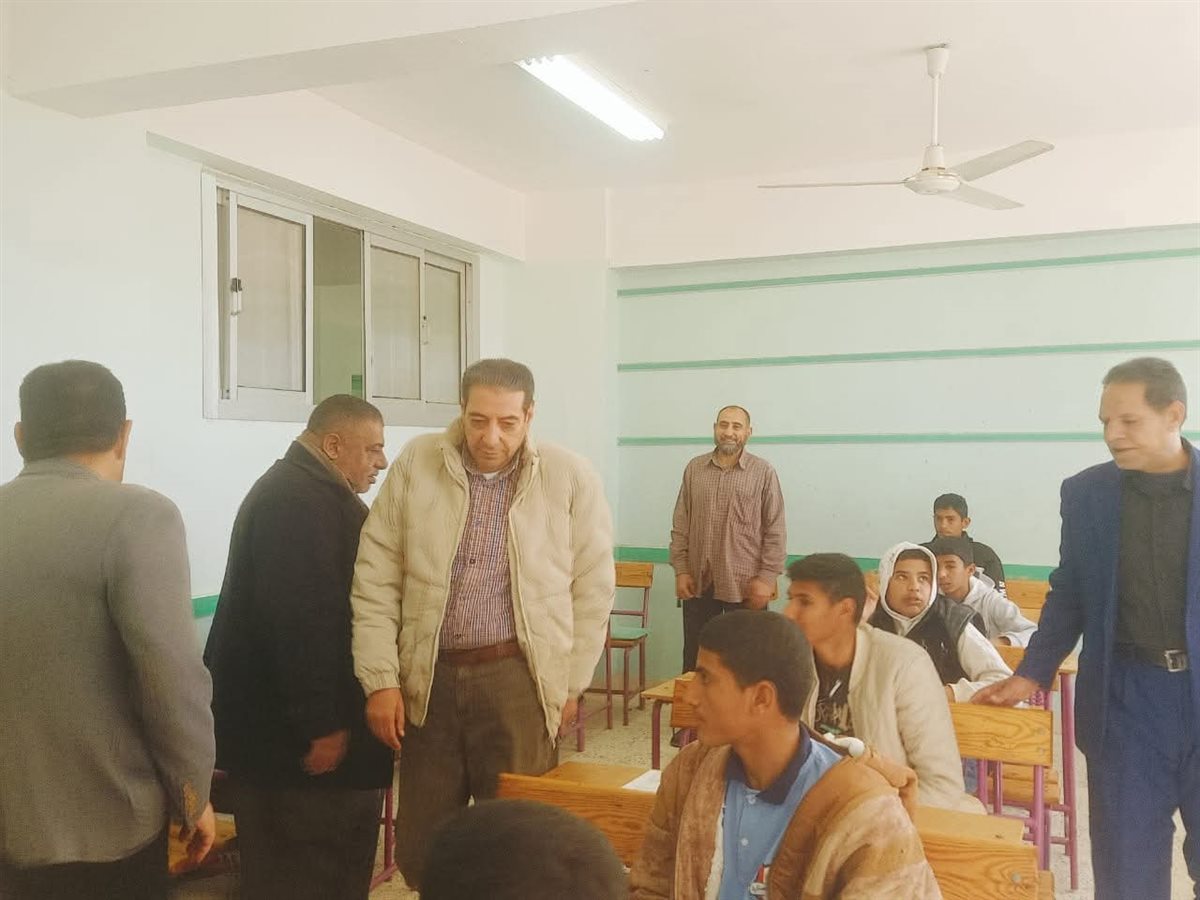 جولة تفقدية لامتحانات النقل بأبو رديس والتأكيد علي الالتزام بالضوابط الإمتحانية
