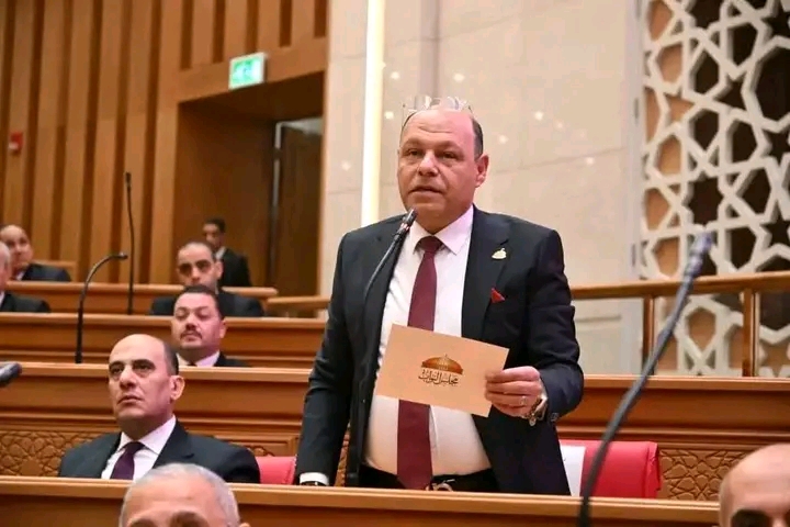 أعضاء مجلس النواب يؤدون اليمين الدستورية بمقر مجلس النواب بالعاصمة الجديدة .