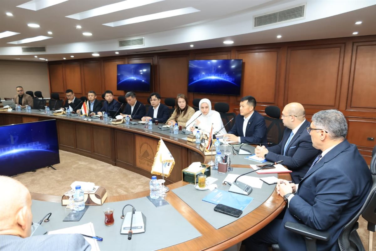 محافظ الجيزة يلتقي وفد من رجال الأعمال والمستثمرين الصينيين لبحث تعزيز التعاون في المنطقة الصناعية عرب أبو ساعد بالصف