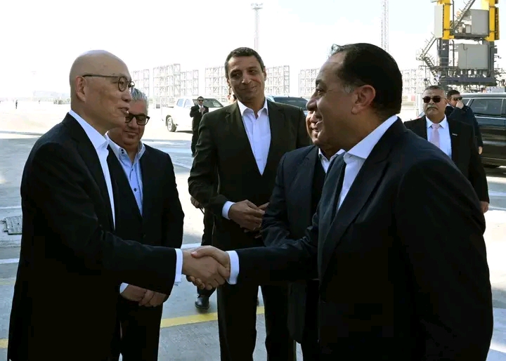 رئيس الوزراء يشهد بدء التشغيل التجاري لمحطة البحر الأحمر لتداول الحاويات رقم &nbsp;1 (RSCT) بميناء السخنة