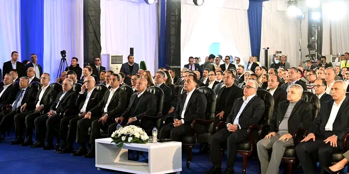 رئيس الوزراء باحتفالية انطلاق التشغيل التجاري لمحطة البحر الأحمر لتداول الحاويات رقم &nbsp;1 RSCT) &nbsp;) بميناء السخنة &nbsp;رئيس الوزراء