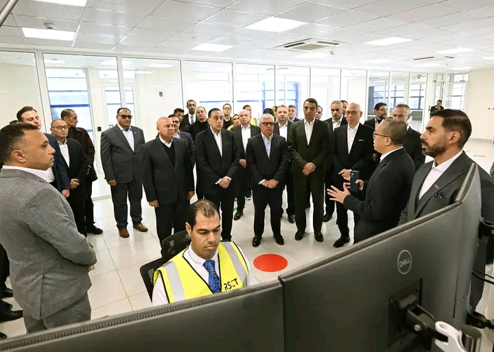 رئيس الوزراء يتفقد محطة البحر الأحمر لتداول الحاويات رقم &nbsp;1 RSCT) ) بميناء السخنة