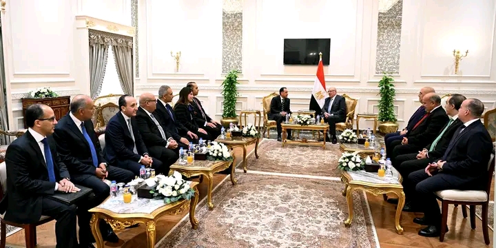 في زيارة لمقر المجلس بالعاصمة الجديدة: رئيس الوزراء يهنئ المستشار هشام بدوي رئيس مجلس النواب بتولي مهام منصبه