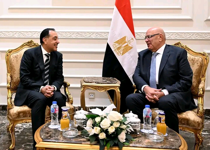 في زيارة لمقر المجلس بالعاصمة الجديدة: رئيس الوزراء يهنئ المستشار هشام بدوي رئيس مجلس النواب بتولي مهام منصبه