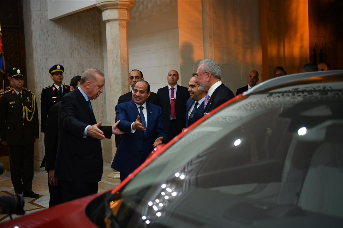 أردوغان أهدى الرئيس السيسي سيارة كهربائية وذلك بمناسبة زيارته الحالية إلى مصر&nbsp;