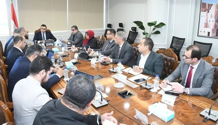 وزير الإسكان يتابع الإجراءات المتخذة لتدشين منصة تصدير العقار
