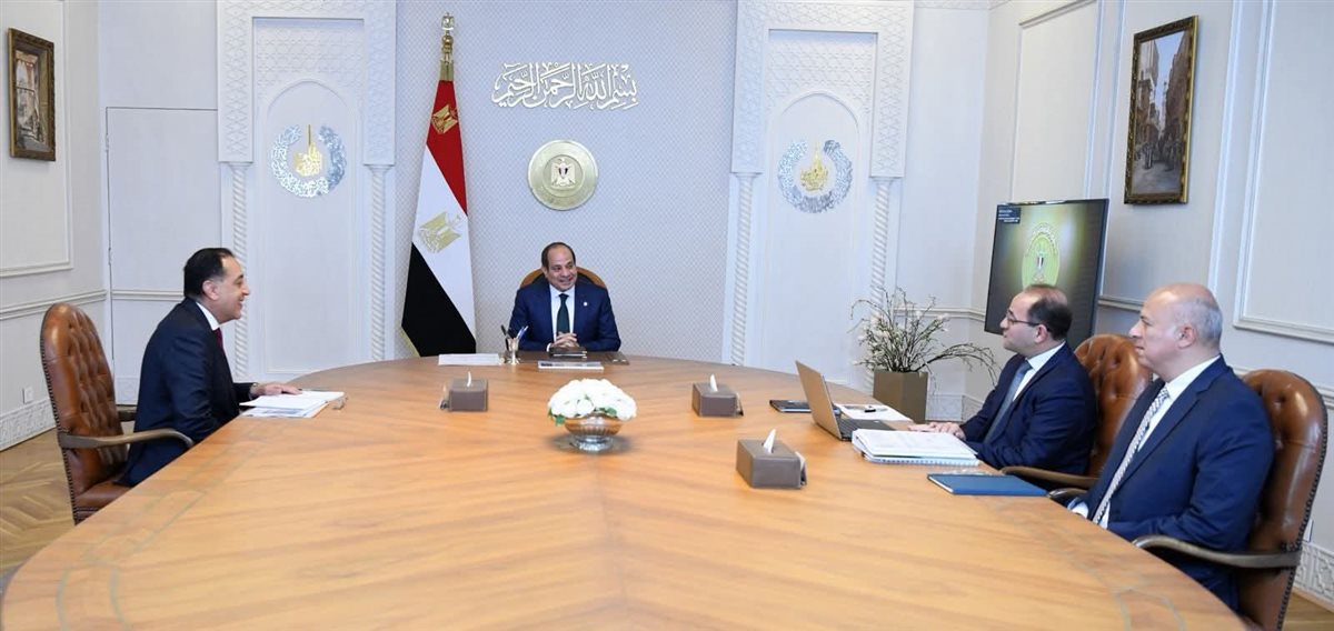 اجتمع السيد الرئيس السيسي، اليوم، مع الدكتور مصطفى مدبولي رئيس مجلس الوزراء، والسيد أحمد كجوك وزير المالية