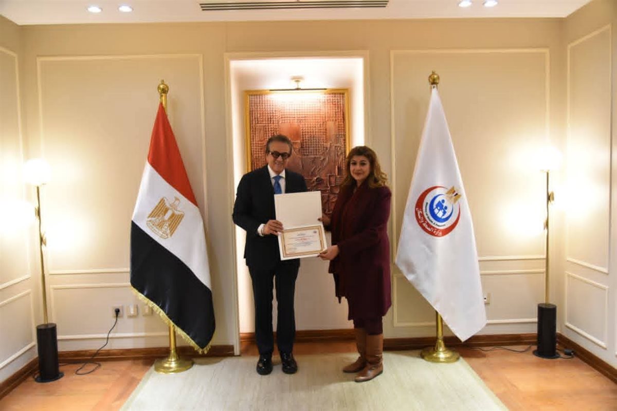وزير الصحة يكرم فرق القوافل الطبية وممثلي الخارجية المشاركين في دعم الأشقاء بالسودان وجيبوتي والصومال