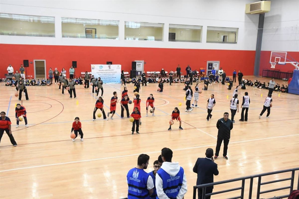 وزير الشباب والرياضة يقوم بجولة بنادي النادي بالعاصمة الجديدة ويتفقد أنشطة الوزارة
