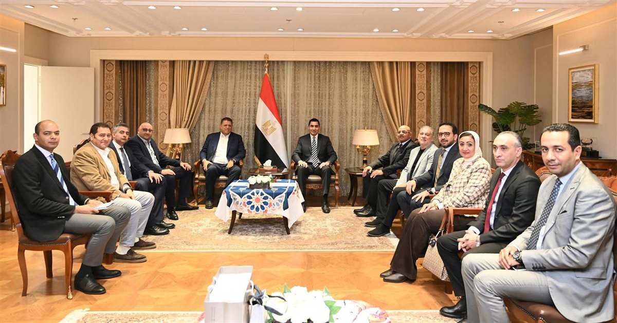 وزير الشباب والرياضة يستقبل الاتحاد المصري لكرة اليد ويتلقى التهنئة من مجلس الإدارة
