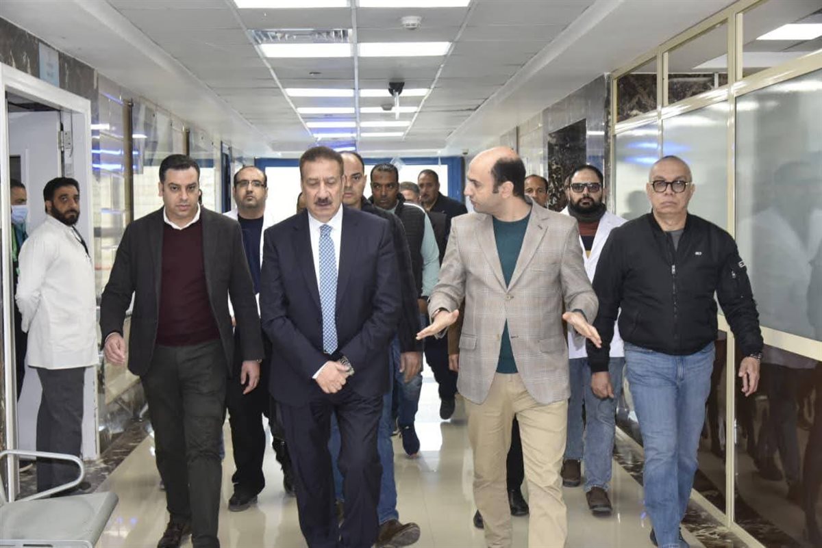 محافظ بورسعيد يطمئن على الحالة الصحية لمصابي حادث 30 يونيو ويوجه بتقديم الرعاية الطبية الكاملة للمصابين