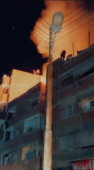 حريق هائل بقرية البصارطة في دمياط والدفع بسيارات الإطفاء
