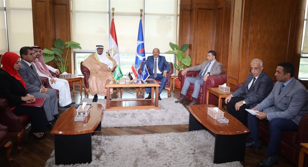 قنصل المملكة السعودية يهنيء اللواء هاني رشاد بمناسبة توليه محافظ &nbsp;السويس&nbsp;