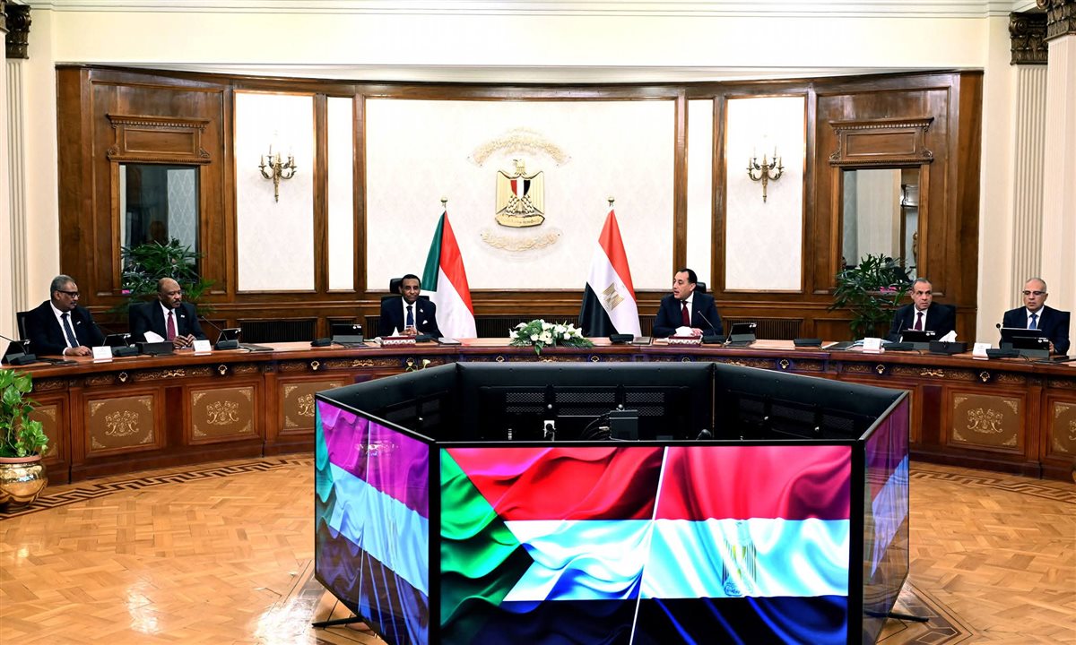 بيان مشترك بمناسبة المباحثات التي أجريت بين رئيس الوزراء والبروفيسور كامل إدريس