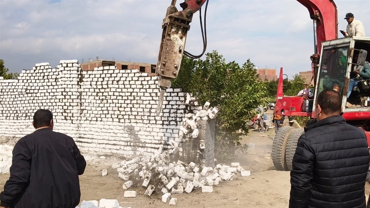 رئيس مركز ومدينة أبو النمرس بجنوب الجيزة يُتابع أعمال الإزالات بشبرامنت