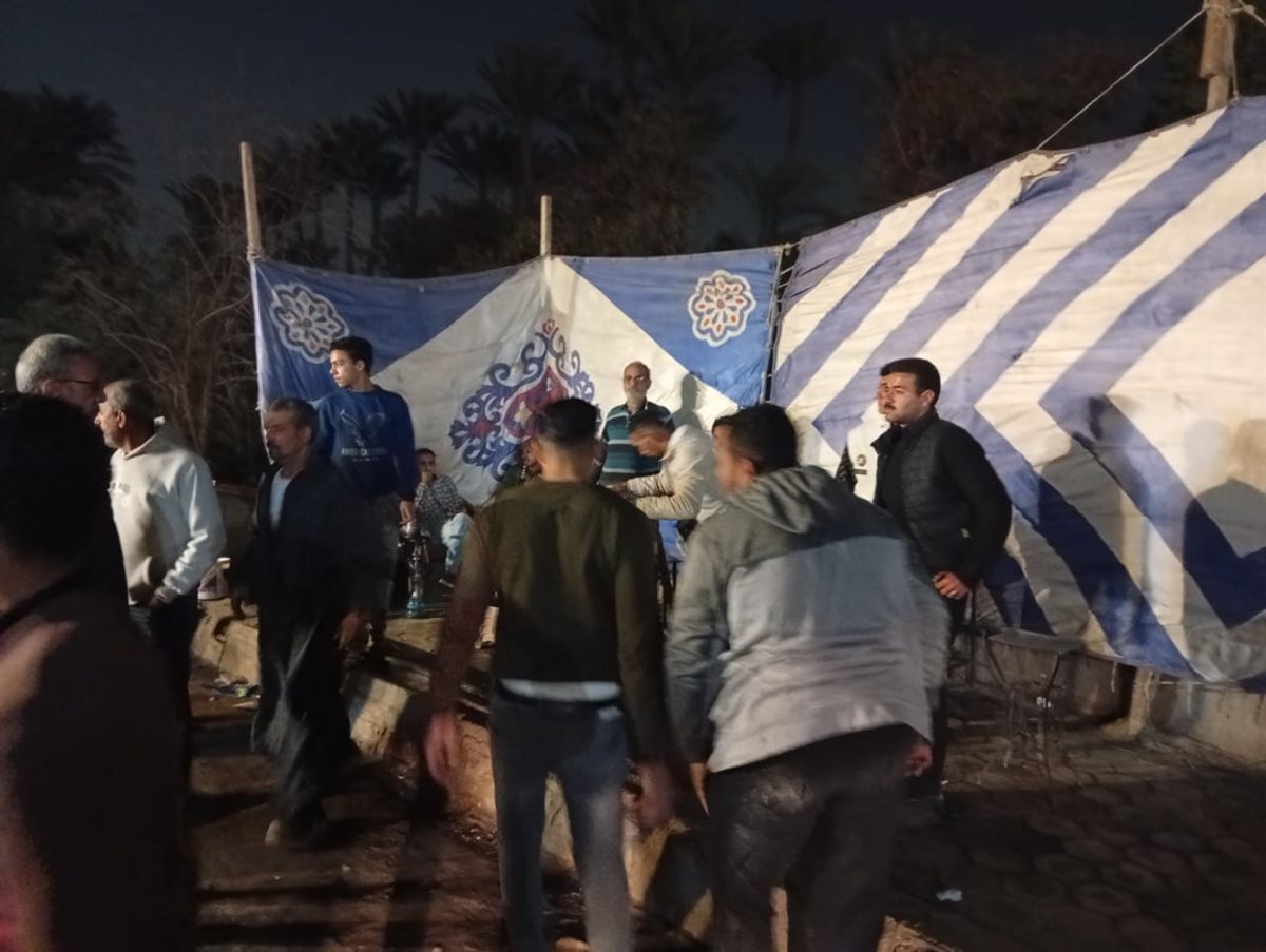 رئيس مركز ومدينة أبو النمرس بجنوب الجيزة يقود حملة إشغالات ليلية لإعادة الإنضباط