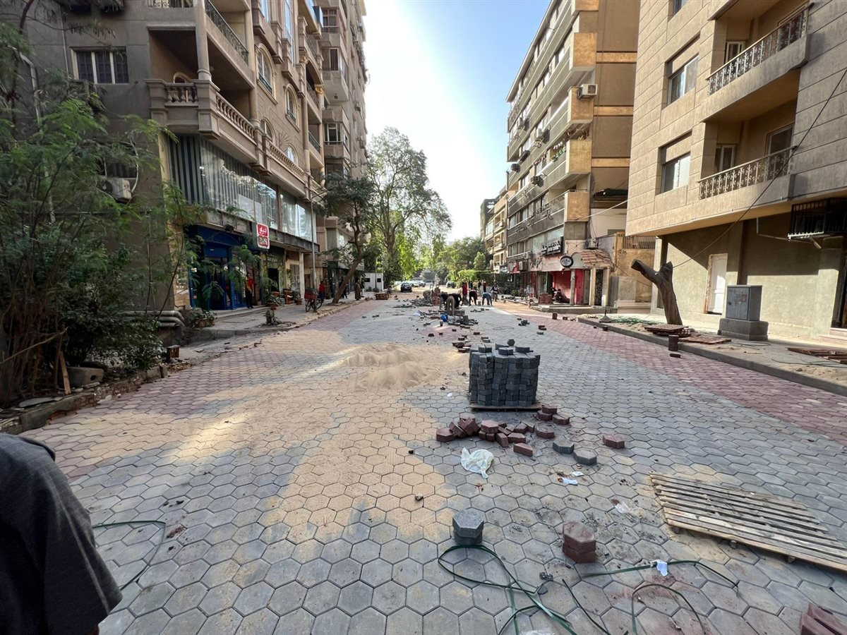 محافظ الجيزة: تطوير ورصف 17 شارعًا بحي العجوزة ضمن الخطة الاستثمارية