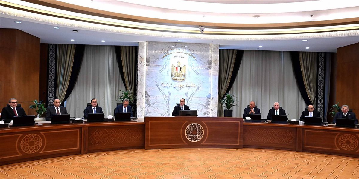 رئيس الوزراء نحن أمام فترة دقيقة تتطلب تكامل الجهود بين السلطتين التشريعية والتنفيذية في ظل اصطفاف وطني خلف القيادة السياسية