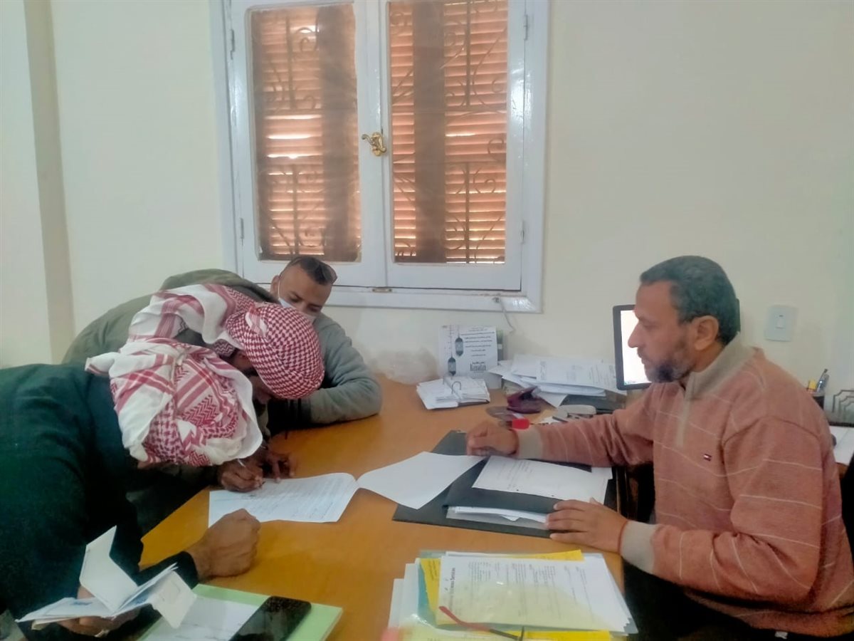 مديرية العمل بمحافظة جنوب سيناء تسلم عقود عمل لذوي الهمم بأبورديس