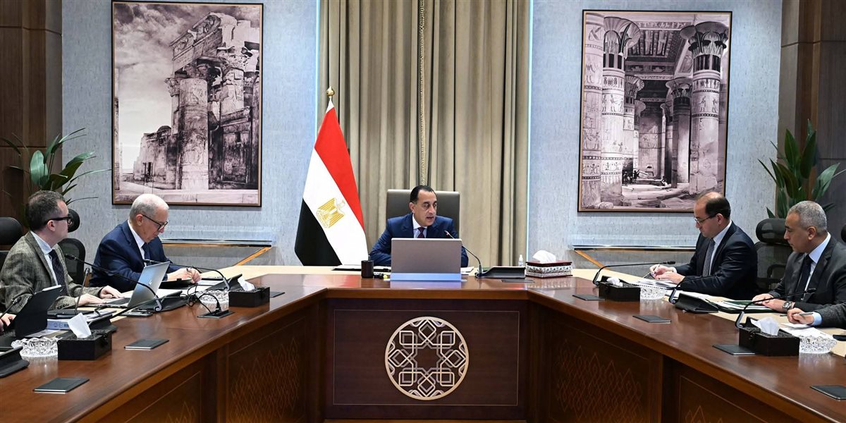 رئيس الوزراء يستعرض تقديرات الاستثمارات الحكومية المستهدفة ضمن خطة التنمية الاقتصادية والاجتماعية للعام المالي 2027/2026