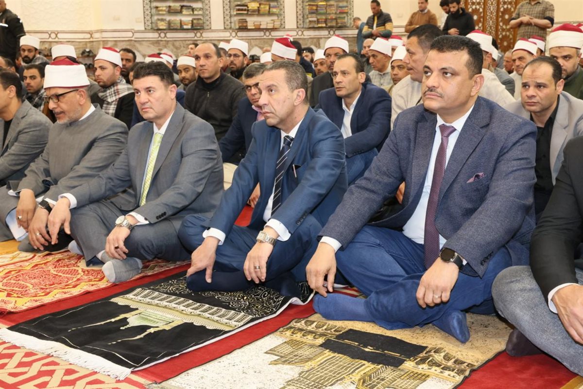 محافظ المنوفية يشهد الاحتفال بليلة القدر بمسجد الرؤوف الرحيم بشبين الكوم وسط جموع المواطنين