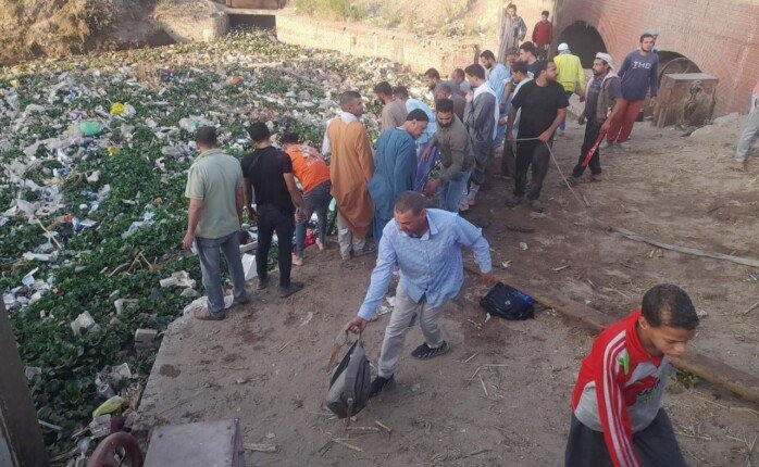 أهالي منقباد يستغيثون بالرئيس عبد الفتاح السيسي لحل مشاكلهم