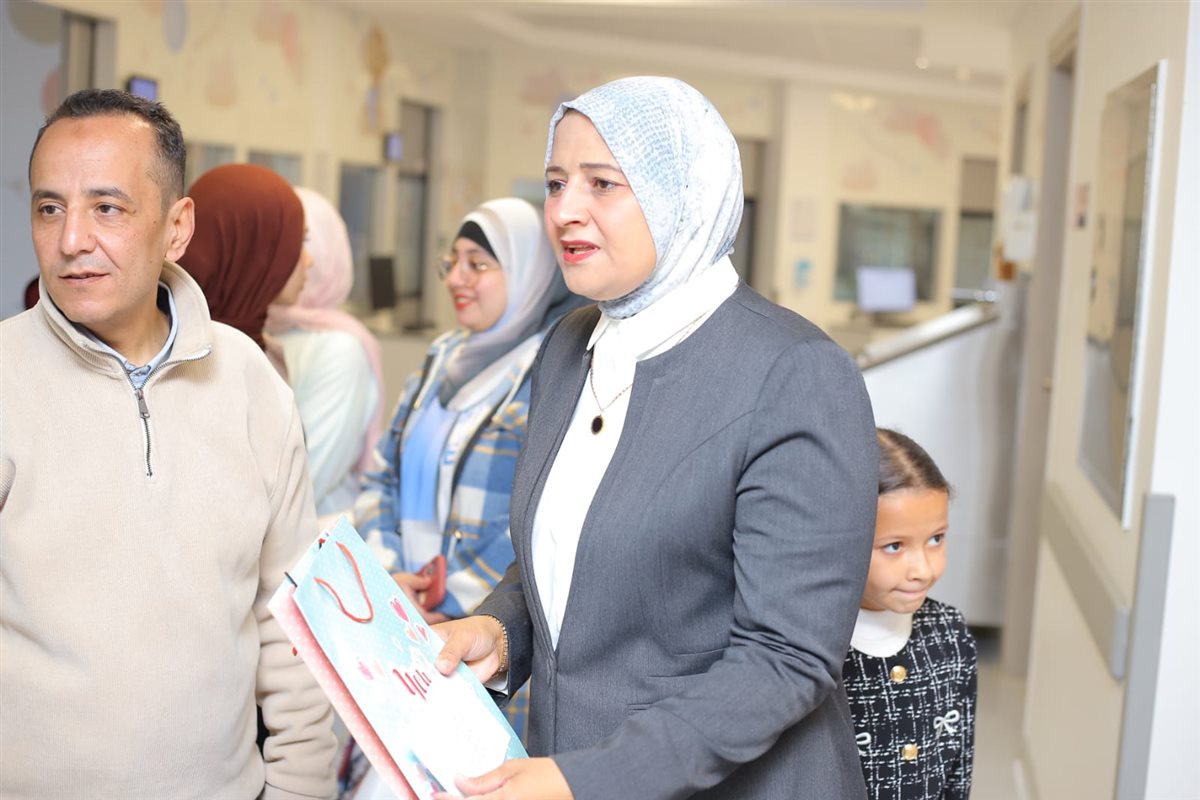 النائبة مروة قنصوه تزور مستشفى الناس وتُدخل البهجة على قلوب الأطفال قبل عيد الفطر