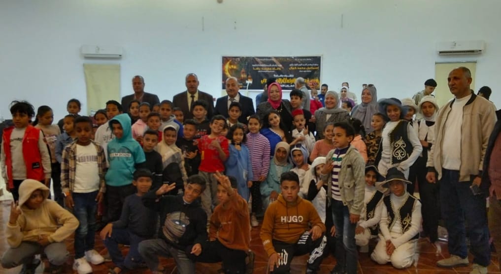محافظ جنوب سيناء يرعى إفطار الطلاب الأولى بالرعاية ويزرع البهجة في قلوبهم