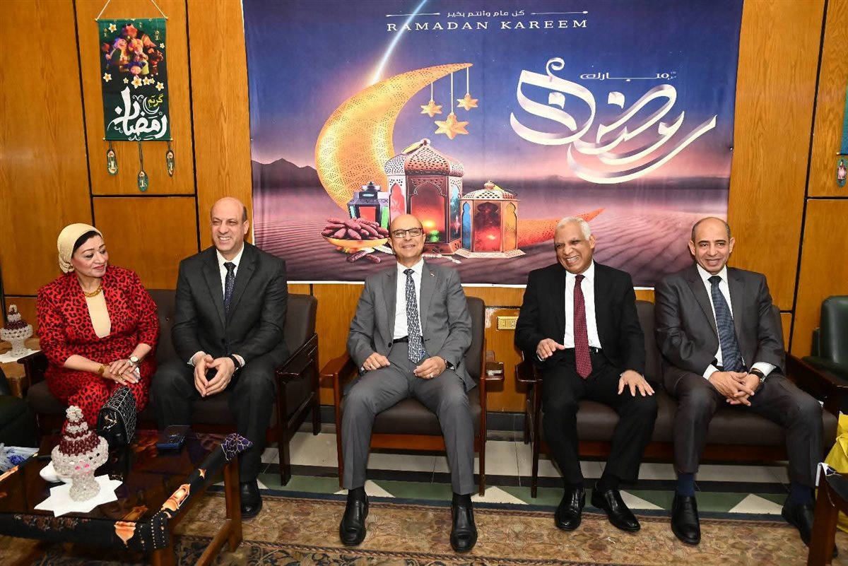 بحضور الدكتور أحمد المنشاوي..<br>جامعة أسيوط الأهلية تنظم إفطار 