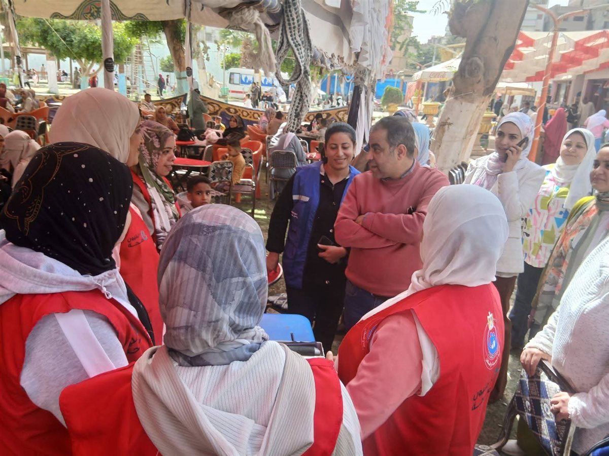 وكيل وزارة الصحة بأسيوط يتابع أعمال القافلة الطبية بحديقة الفردوس ويؤكد انتظام تقديم الخدمات للمواطنين