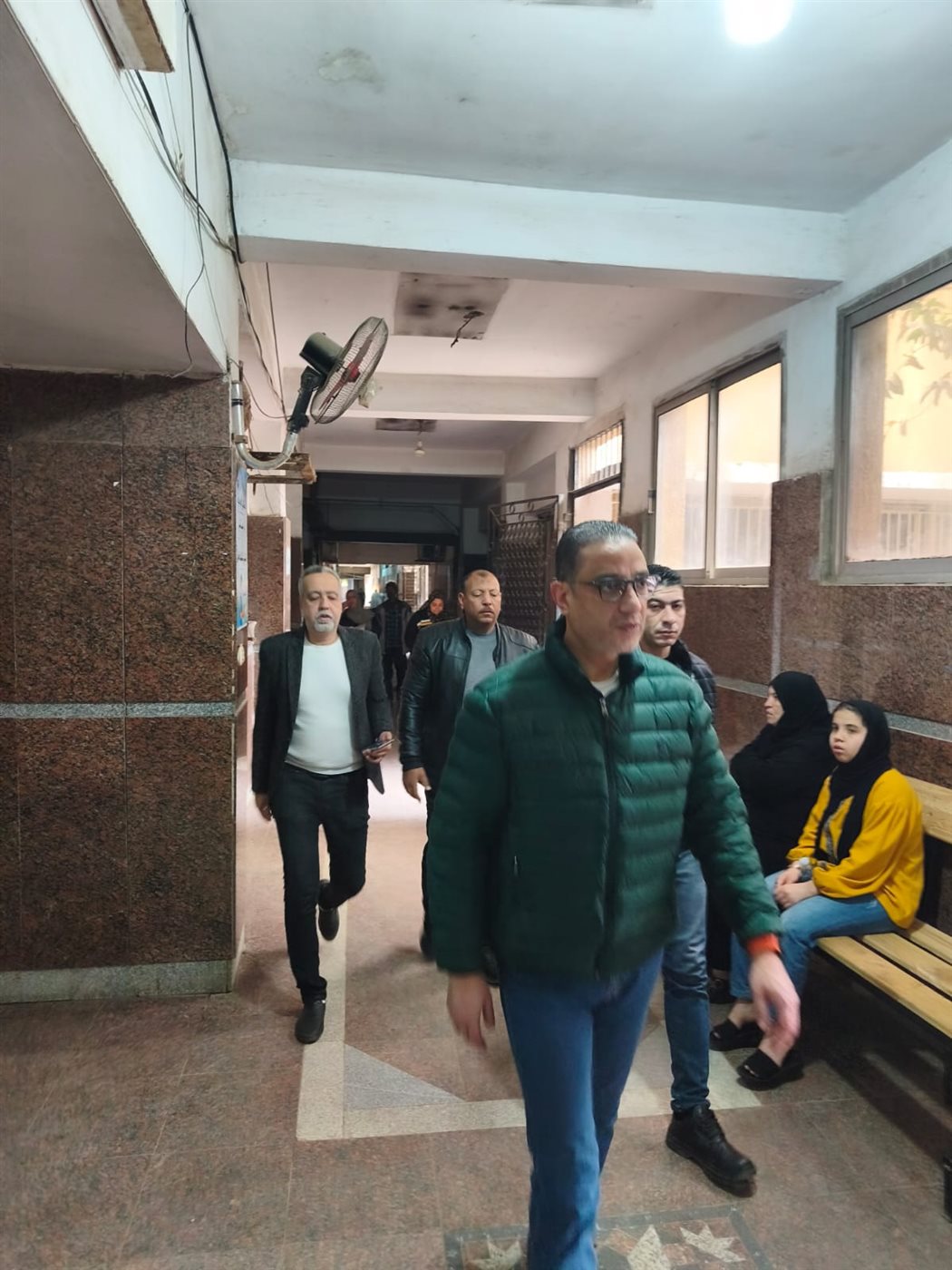 محافظ الجيزة يُجري جولة مفاجئة بمستشفى الحوامدية العام لمتابعة انتظام العمل قبل عيد الفطر المبارك